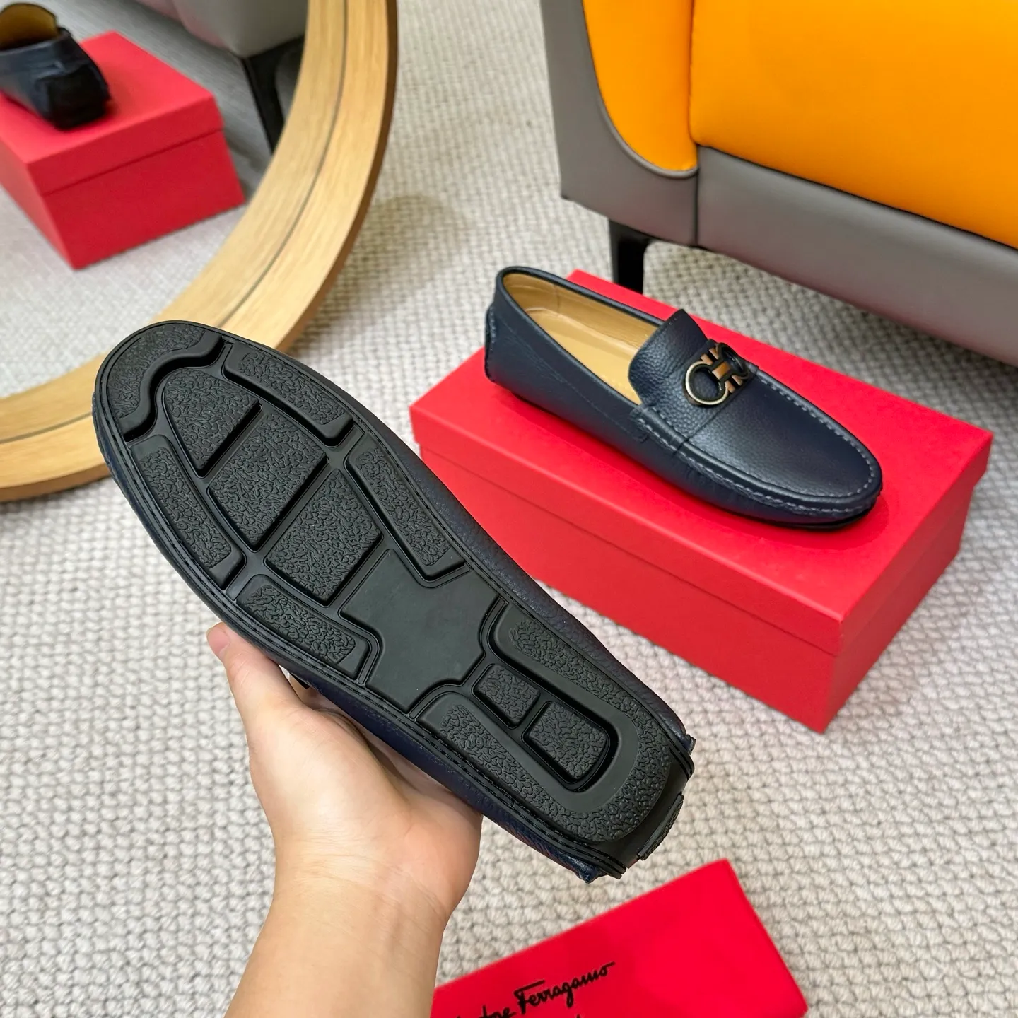 Men's men's shoes 💰420 (Yangli) Ferragamo 〰Ferragamo 2⃣️0⃣️2⃣️5️⃣ New series 👊🏻 Upper 🇮🇹 Italian imported calfskin, original outsole molding. Water-dyed sheepskin lining. The identity of every successful man is set off, and the upper and lower shoes are elegant and stable🚶🏻🚶🏻The high-end custom counter original replica is an eternal classic🔍️Number of codes: 38-46 with counter packaging